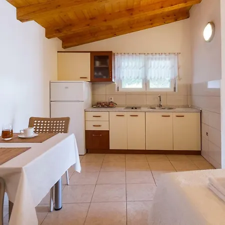 Appartement M & B Poljana (Ugljan)