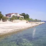 M & B * Poljana (Ugljan)