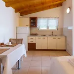 Apartmán M & B Poljana (Ugljan)