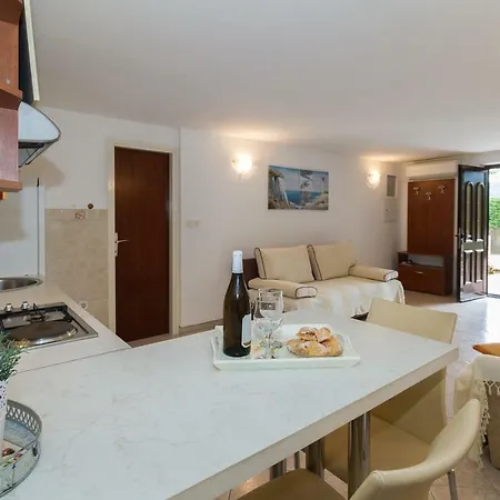 Apartamento M & B Poljana (Ugljan)