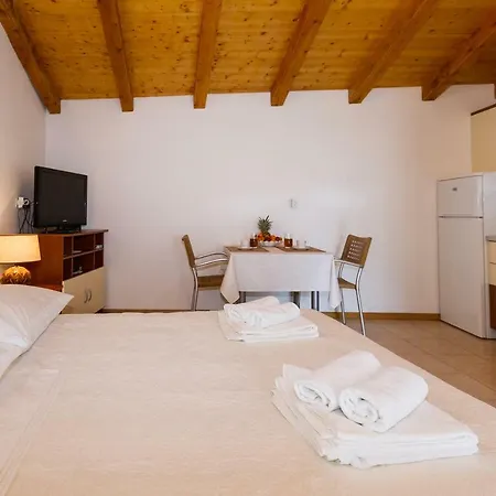 Apartamento M & B Poljana (Ugljan)