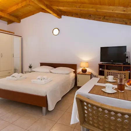 Apartamento M & B Poljana (Ugljan)