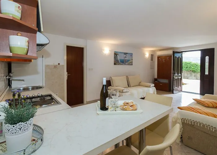 Διαμέρισμα M & B Poljana (Ugljan)