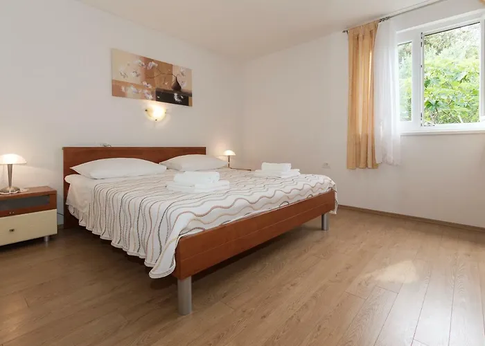 Διαμέρισμα M & B Poljana (Ugljan)