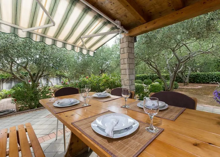 Διαμέρισμα M & B Poljana (Ugljan)