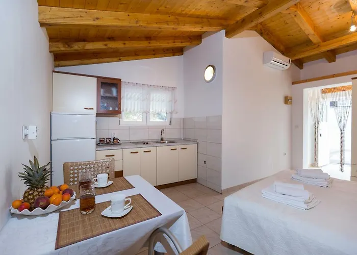 Διαμέρισμα M & B *