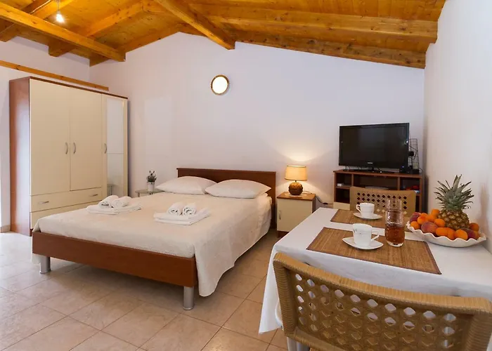 Διαμέρισμα M & B Poljana (Ugljan)